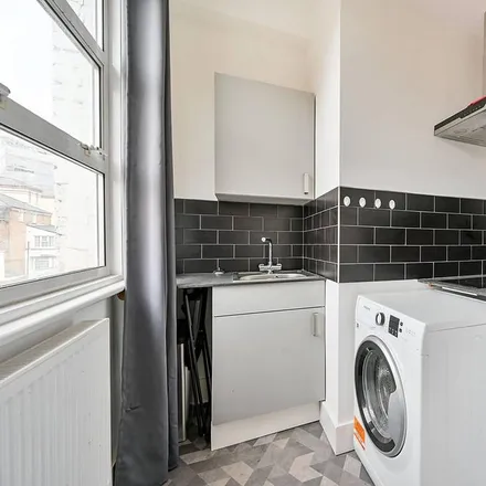 Rent this studio apartment on 20 Drayton Green Road in London, W13 8RY