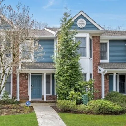 Rent this 3 bed townhouse on Heatherwood Court in Rockaway Township, NJ