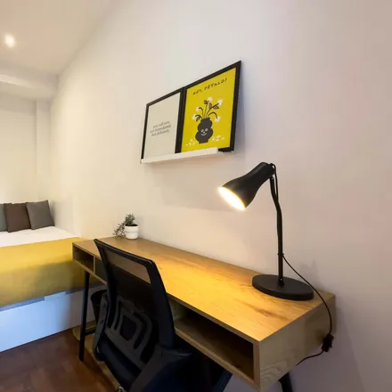 Rent this 1 bed room on Carrer de Roger de Llúria in 153-159, 08001 Barcelona