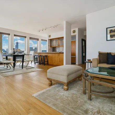 Image 9 - Elysées Condominiums, 111 East Chestnut Street, Chicago, IL 60611, USA - House for sale