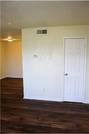 Image 6 - 571 South Booth Street, Mart, McLennan County, TX 76664, USA - Apartment for rent