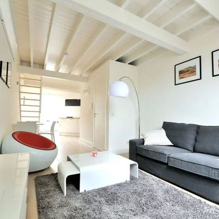 Rent this 1 bed apartment on Rue des Capucins - Kapucijnenstraat 37 in 1000 City of Brussels, Belgium