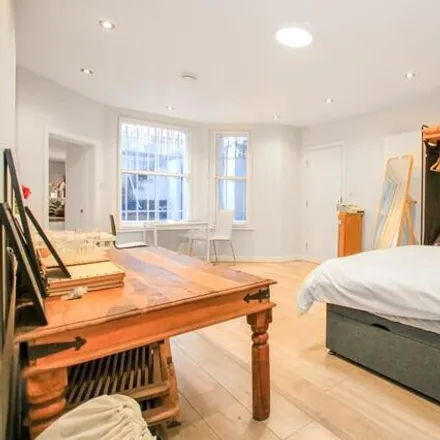 Rent this studio townhouse on 105 Warwick Road in London, SW5 9UB