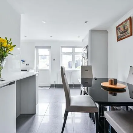Image 4 - Lescombe Road, Bell Green, London, SE23 2RP, United Kingdom - Townhouse for sale