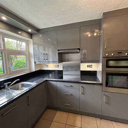 Image 5 - Chilcote Avenue, Urmston, M33 5FA, United Kingdom - Apartment for rent