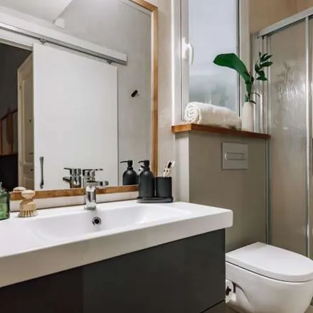 Rent this 1 bed apartment on Carrer d'Enric Granados in 45, 08001 Barcelona
