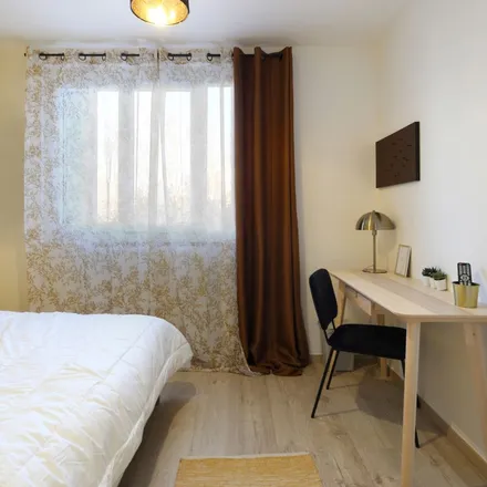Image 2 - 24 Rue Antonin Perrin, 69100 Villeurbanne, France - Apartment for rent