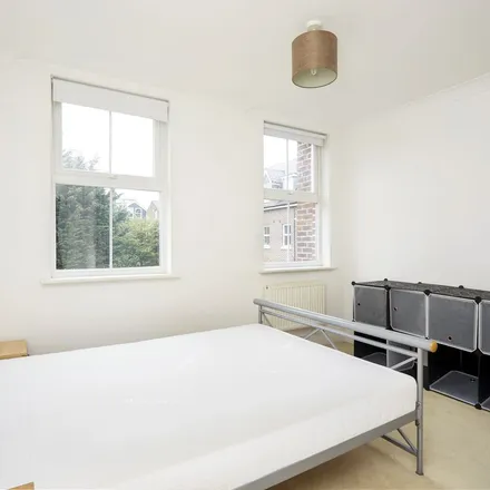 Image 8 - Bentley Place, Parkside Court, Weybridge, KT13 8BF, United Kingdom - Apartment for rent