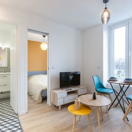 Rent this 2 bed apartment on 13 Rue Bellot in 75019 Paris, France