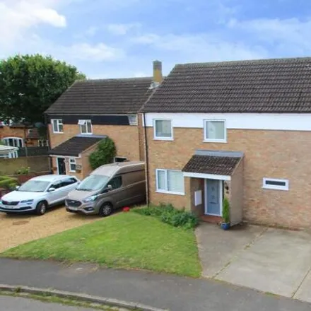 Buy this 5 bed house on The Knolls in Beeston, SG19 1PL