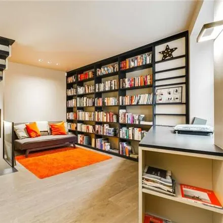 Image 3 - 29 Pottery Lane, London, W11 4LY, United Kingdom - Room for rent