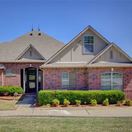 Buy this 5 bed house on East 60th Place South in Tulsa, OK 74145