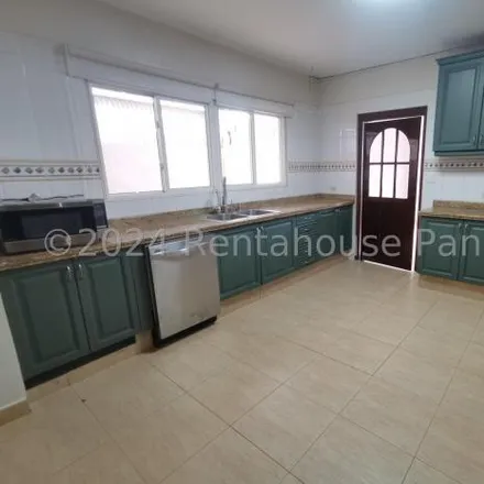Rent this 4 bed house on Avenida Paseo del Mar in Parque Lefevre, Panamá