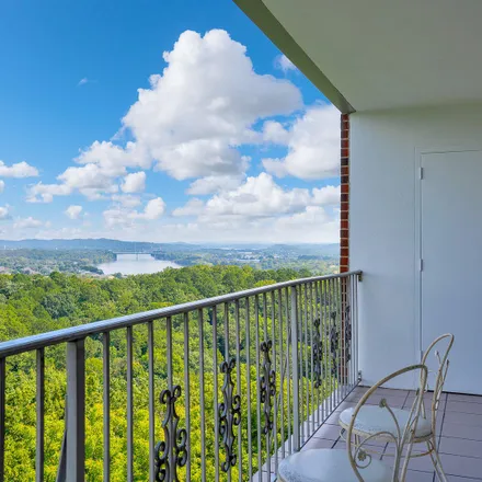 Buy this 3 bed condo on 1414 Continental Drive in River Hills, Chattanooga