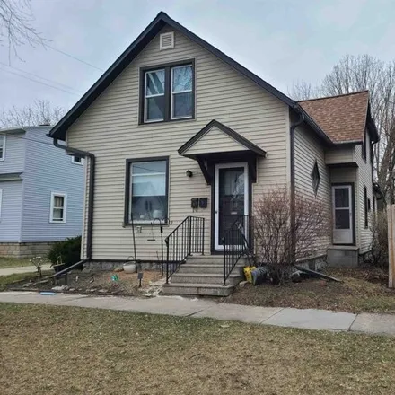 Image 2 - 151 North Clay Street, Green Bay, WI 54301, USA - House for sale