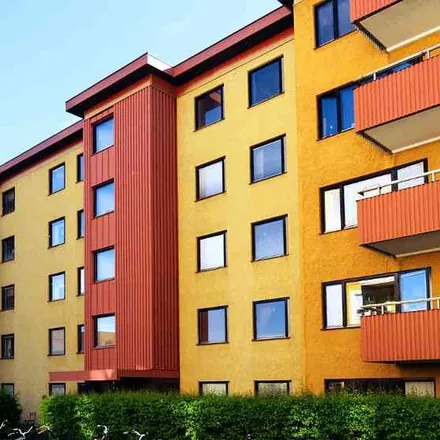 Rent this 3 bed apartment on Hjälmsätersgatan 10B in 582 17 Linköping, Sweden