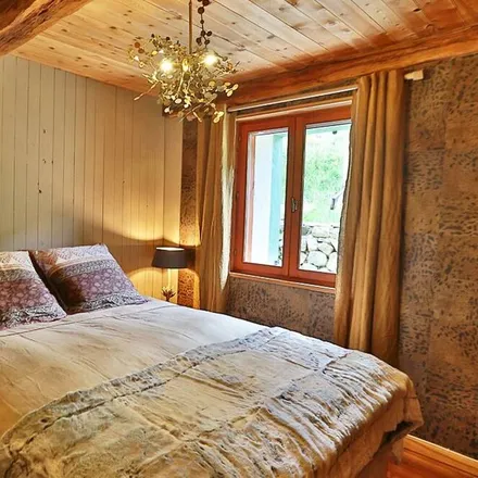 Rent this 2 bed apartment on La Salle-les-Alpes in Rue de la Guisane, 05240 La Salle-les-Alpes
