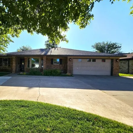 Buy this 3 bed house on 2549 North Evergreen Street in Pampa, TX 79065