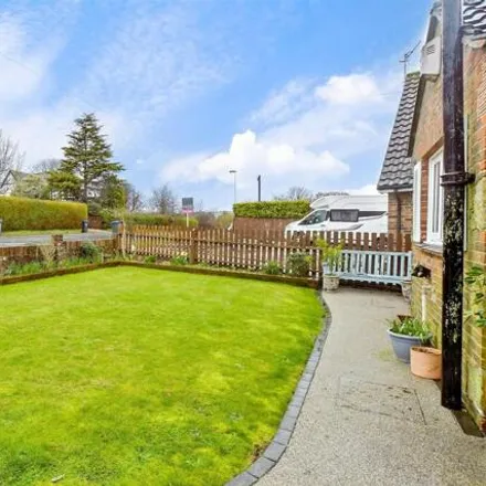 Image 2 - Foxley Lane, Worthing, BN13 3AD, United Kingdom - House for sale