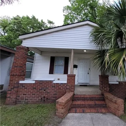 Rent this 3 bed house on 968 West Victory Drive in Savannah, GA 31405
