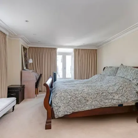 Image 7 - St. John's Wood Station, Acacia Road, London, NW8 6EB, United Kingdom - Apartment for rent