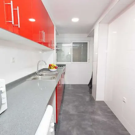 Image 9 - Carrer de Campoamor, 73, 46022 Valencia, Spain - Apartment for rent