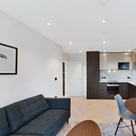 Rent this 2 bed apartment on Ordnance Building in Flank Street, London