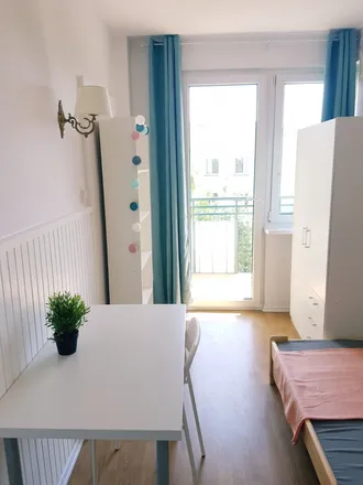 Rent this 6 bed room on Związku Walki Młodych 18 in 02-786 Warsaw, Poland