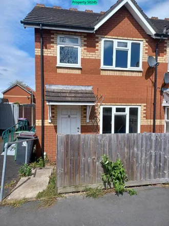 Rent this 3 bed duplex on Crescent Road in Telford, TF1 5NR