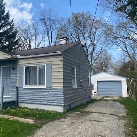 Buy this 2 bed house on 3302 Lyndon Avenue in Mount Morris Charter Township, MI 48504