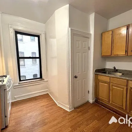 Image 6 - Capital One, 249 East 86th Street, New York, NY 10028, USA - Apartment for rent