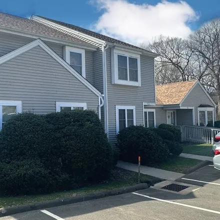 Buy this 2 bed townhouse on 2-254 Brentwood Drive in Wallingford, CT 06492