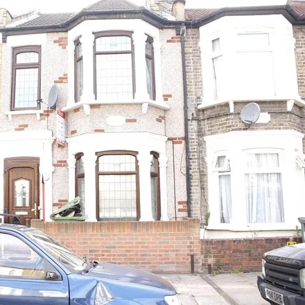 Rent this 4 bed townhouse on 32 Durham Road in London, E16 4NF