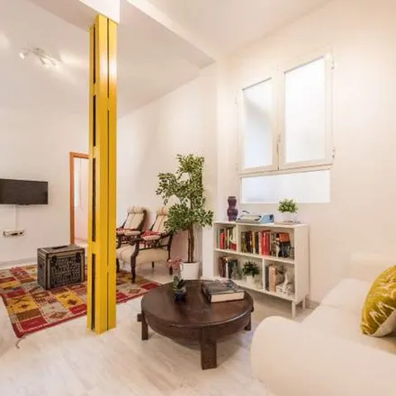 Rent this 2 bed apartment on Instituto de Educación Secundaria San Isidro in Calle del Duque de Alba, 28012 Madrid