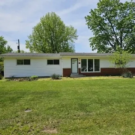 Buy this 3 bed house on 11 Cherry Drive in Mount Vernon, IL 62864