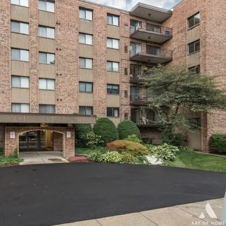 Buy this 2 bed condo on 1702 Mill Street in Des Plaines, IL 60016