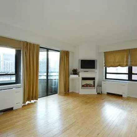 Image 2 - 240 East 47th Street, New York, NY 10017, USA - Apartment for rent