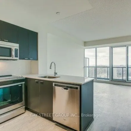 Image 6 - 30 Roehampton Avenue, Old Toronto, ON M4P 2Y3, Canada - Apartment for rent