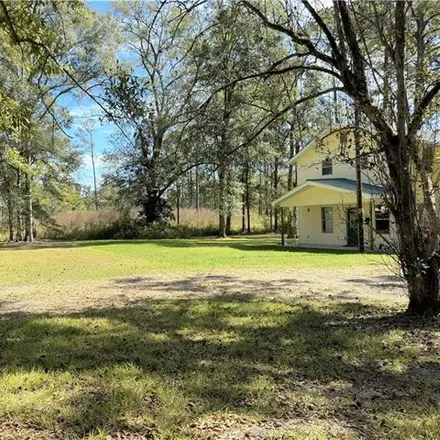 Rent this 2 bed duplex on 19508 Sister's Road in Ponchatoula, LA 70454