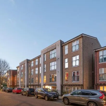 Image 1 - Potters Close, London, SE15 6GD, United Kingdom - Apartment for sale