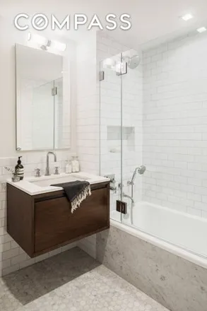 Image 6 - 243 East 78th Street, New York, NY 10075, USA - Townhouse for rent