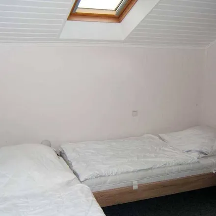 Rent this 2 bed house on Sporthalle Horumersiel in Kiebitzhörn 11, 26434 Horumersiel