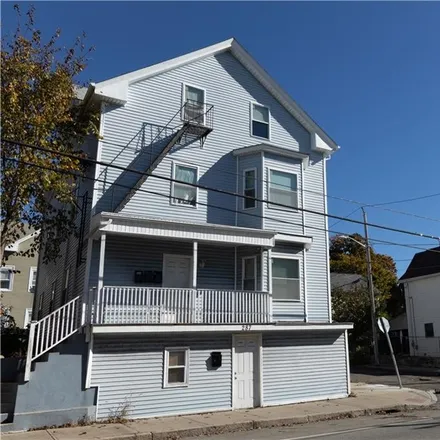 Rent this 3 bed apartment on 287 Manton Avenue in Olneyville, Providence