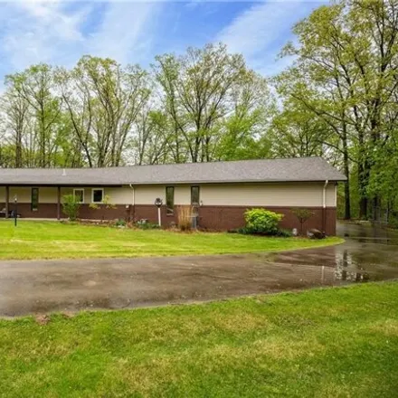 Image 2 - 10858 Fairview Drive, Effingham County, IL 62401, USA - House for sale