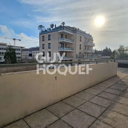 Rent this 4 bed apartment on 137 Boulevard de la Croix-Rousse in 69004 Lyon 4e Arrondissement, France