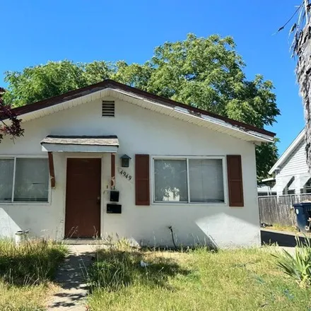 Buy this 3 bed house on 12th Avenue 13th Avenue Alley in Sacramento, CA 95820