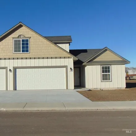 Buy this 3 bed house on 1215 Sunset Drive in Ontario, OR 97914