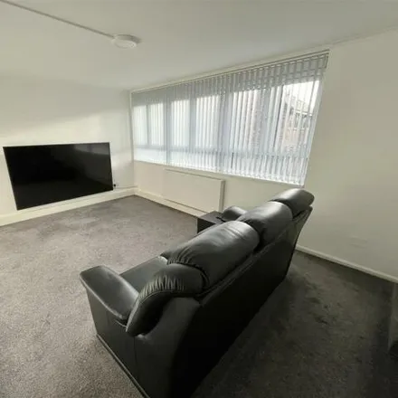 Image 2 - 21 Helsby Way, Cheshire East, SK9 3PX, United Kingdom - Apartment for sale