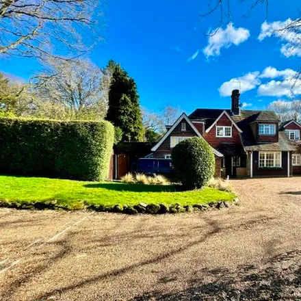Rent this 4 bed house on Stoneswood Road in Limpsfield, RH8 0QY