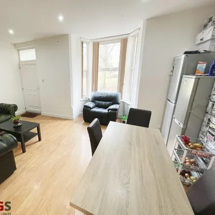 Rent this 4 bed apartment on 22 Elm Avenue in Nottingham, NG3 4GF